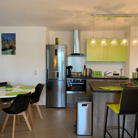 Rayan 4 Etoiles - Proche & Vieille Ville, Garage Prive, Secteur Recherche Apartment *