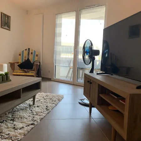 Apartment Rayan 4 Etoiles - Proche & Vieille Ville, Garage Prive, Secteur Recherche