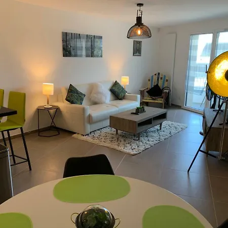 Rayan 4 Etoiles - Proche & Vieille Ville, Garage Prive, Secteur Recherche Apartment *
